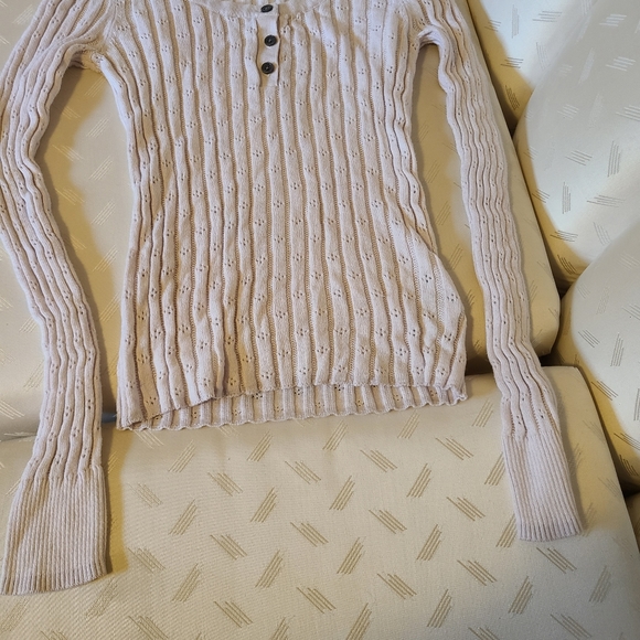 Ladies top - Picture 2 of 3